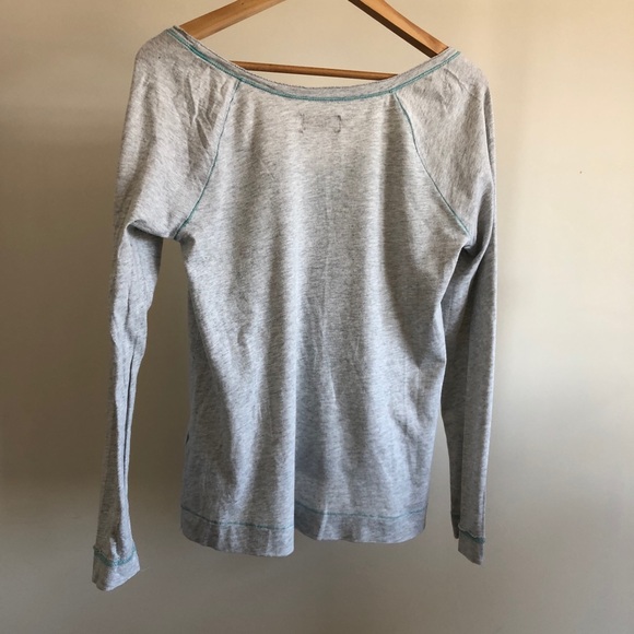 Hollister Scoop Neck Long Sleeve - Picture 2 of 3